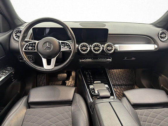 Mercedes-Benz GLB200 d 13 of 30