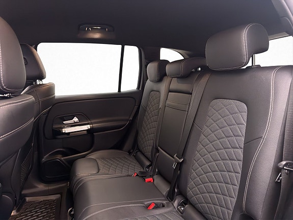 Mercedes-Benz GLB200 d 12 of 30