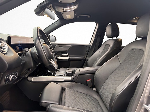 Mercedes-Benz GLB200 d 15 of 30