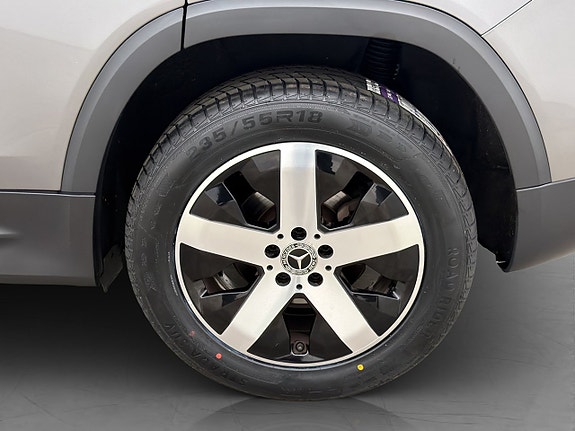 Mercedes-Benz GLB200 d 29 of 30