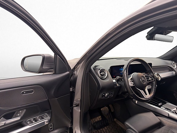 Mercedes-Benz GLB200 d 14 of 30