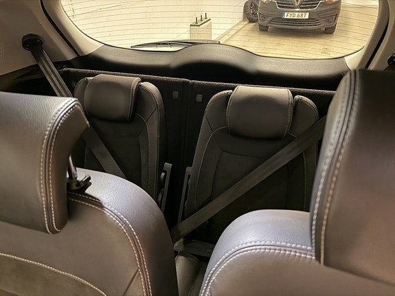 Ford S-MAX 27 of 28