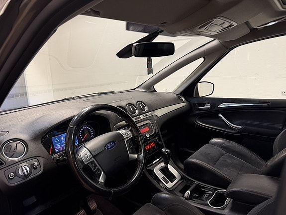 Ford S-MAX 24 of 28