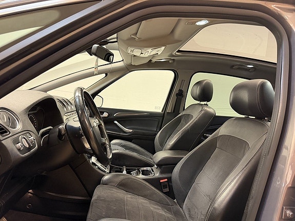 Ford S-MAX 18 of 28