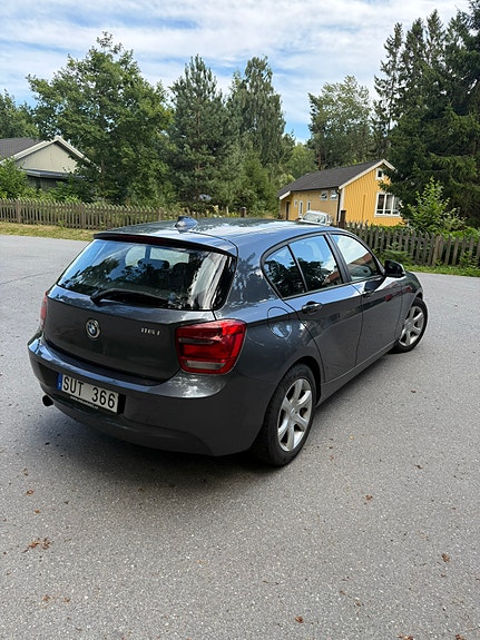 BMW 116i 3 of 9