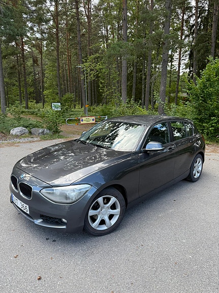 BMW 116i 2 of 9