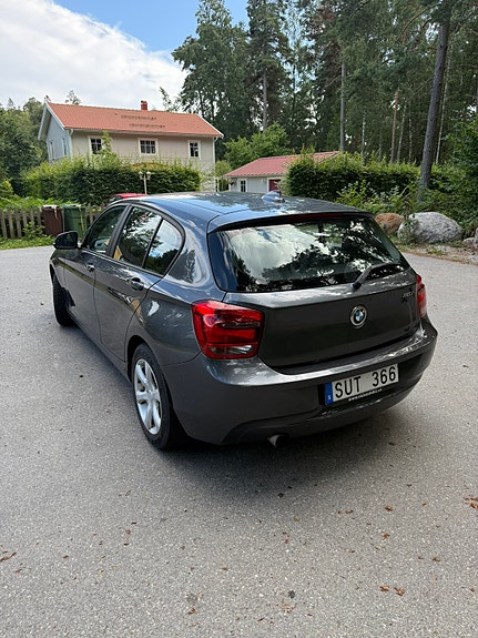BMW 116i 4 of 9