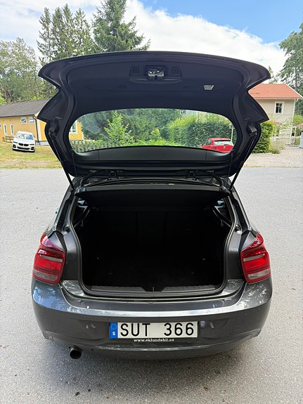 BMW 116i 5 of 9
