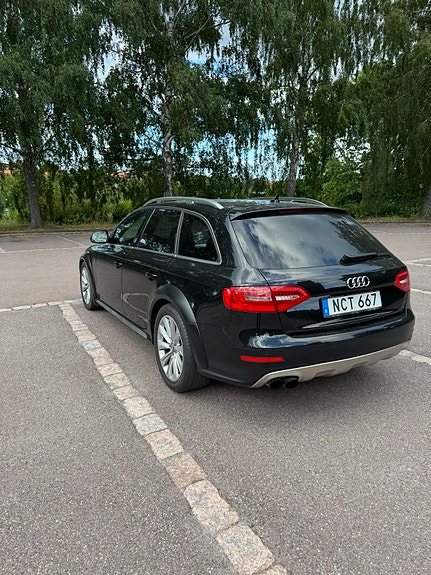 Audi A4 allroad 2 of 9