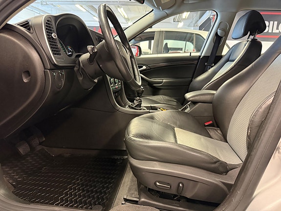Saab 9-3X 13 of 26