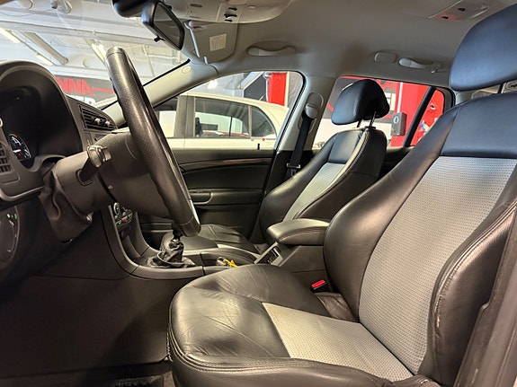 Saab 9-3X 14 of 26