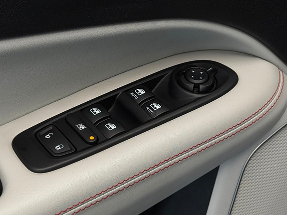 Jeep Compass 15 of 29
