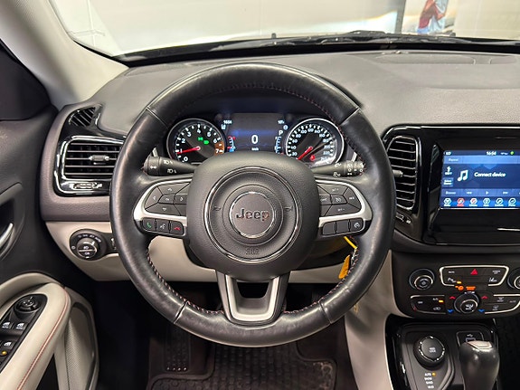 Jeep Compass 19 of 29