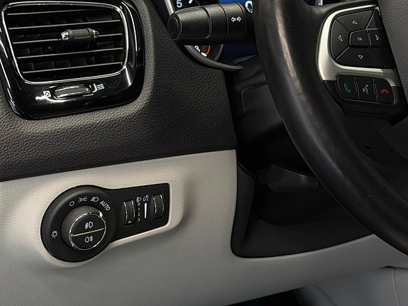 Jeep Compass 13 of 29