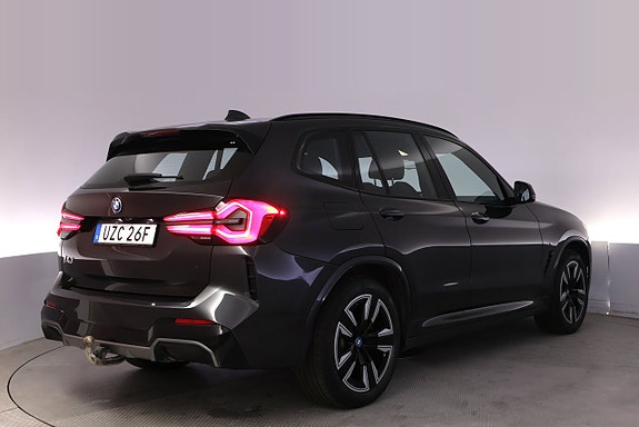 BMW iX3 5 of 27