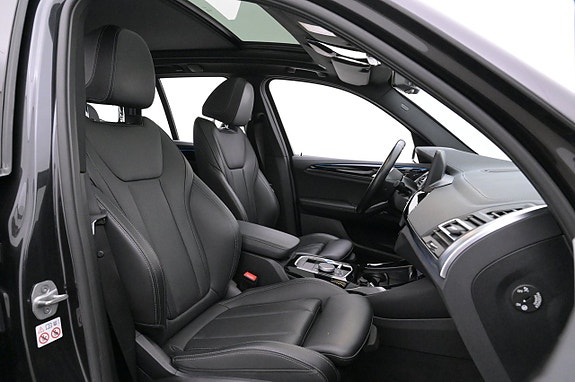 BMW iX3 14 of 27