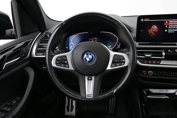 BMW iX3 7 of 27
