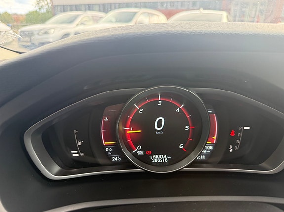 Volvo V40 Cross Country 17 of 22
