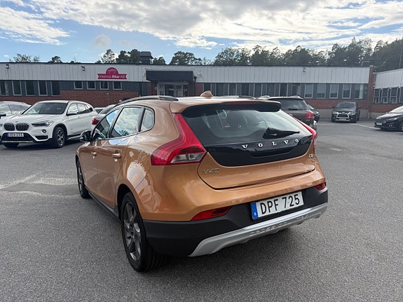 Volvo V40 Cross Country 5 of 22