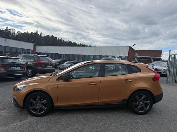 Volvo V40 Cross Country 4 of 22