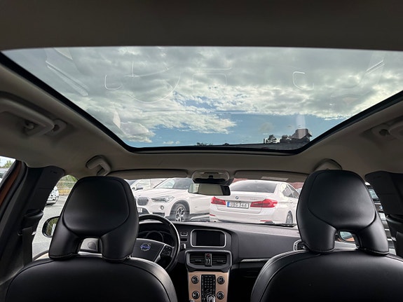 Volvo V40 Cross Country 7 of 22