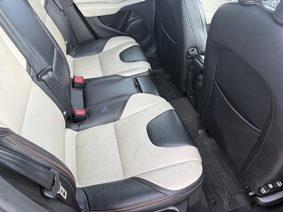 Volvo V40 Cross Country 15 of 22