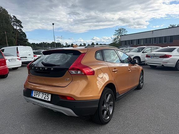 Volvo V40 Cross Country 6 of 22