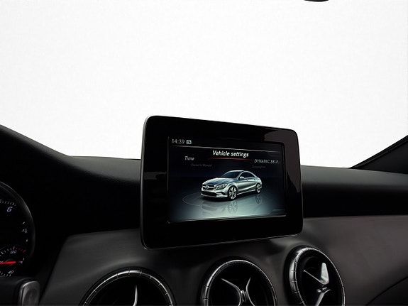 Mercedes-Benz CLA200 21 of 26