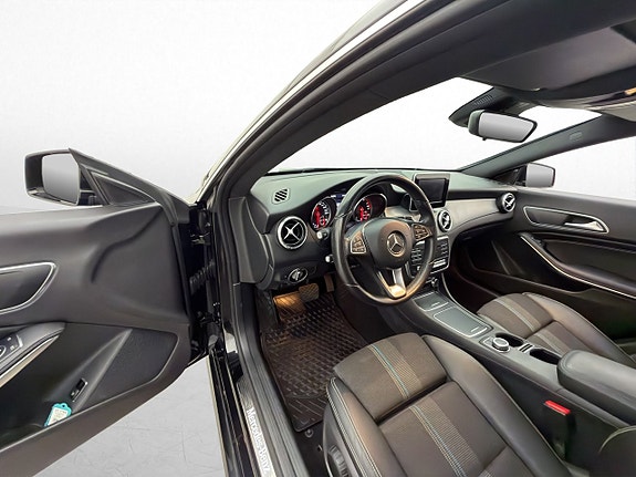Mercedes-Benz CLA200 8 of 26