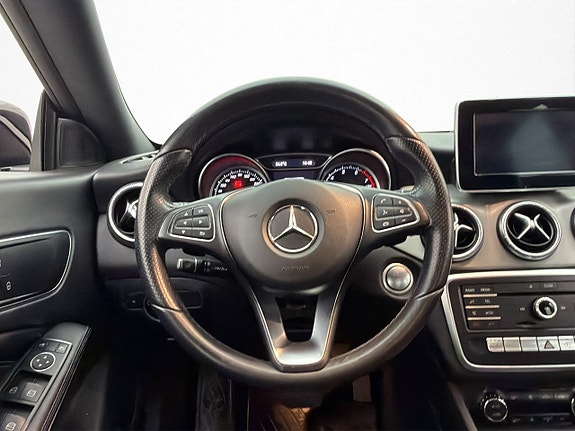 Mercedes-Benz CLA200 10 of 26