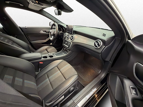 Mercedes-Benz CLA200 11 of 26