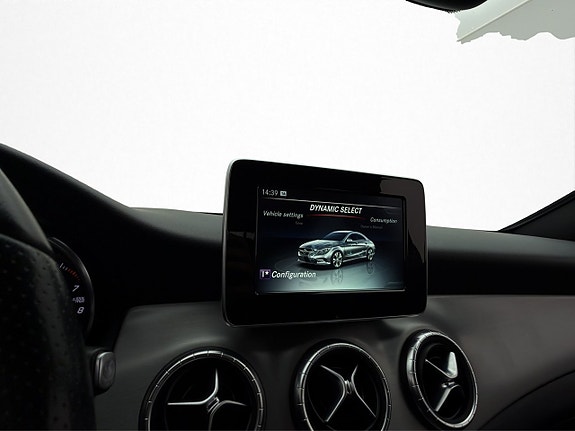 Mercedes-Benz CLA200 22 of 26