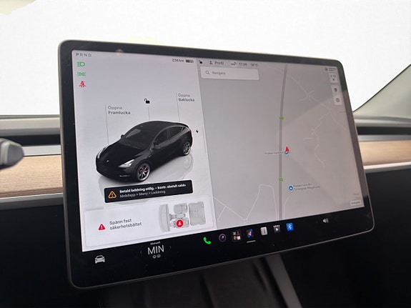 Tesla Model Y 21 of 30