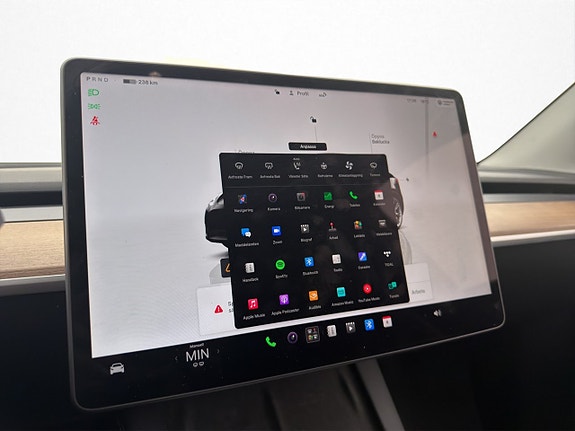 Tesla Model Y 20 of 30