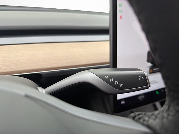 Tesla Model Y 18 of 30