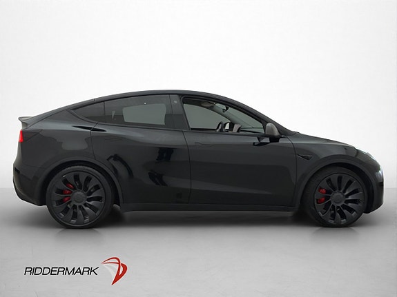 Tesla Model Y 10 of 30