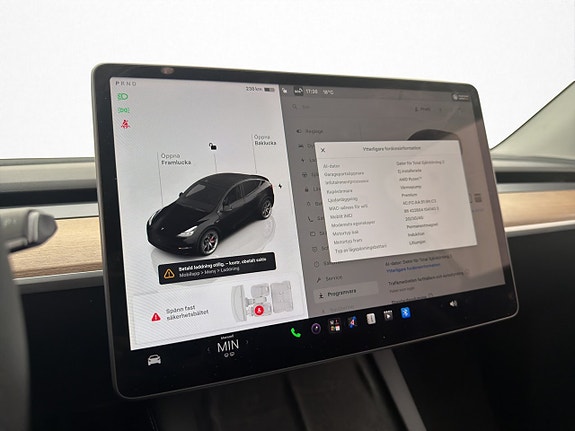 Tesla Model Y 25 of 30