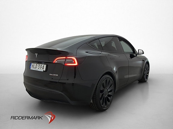 Tesla Model Y 9 of 30
