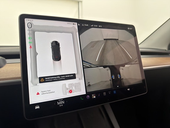 Tesla Model Y 26 of 30
