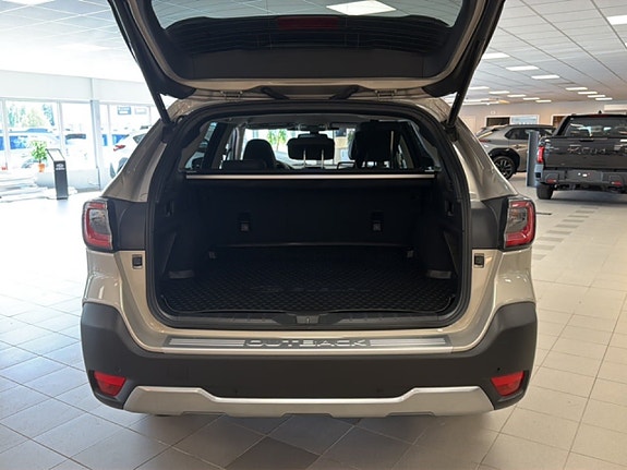 Subaru Outback 9 of 23