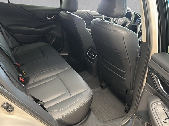 Subaru Outback 13 of 23