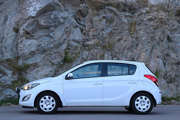 Hyundai i20 5 of 23