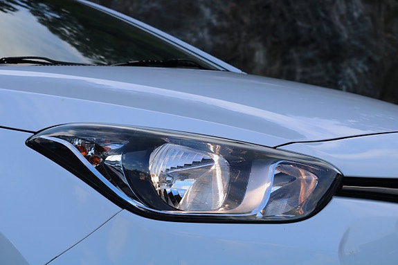 Hyundai i20 3 of 23