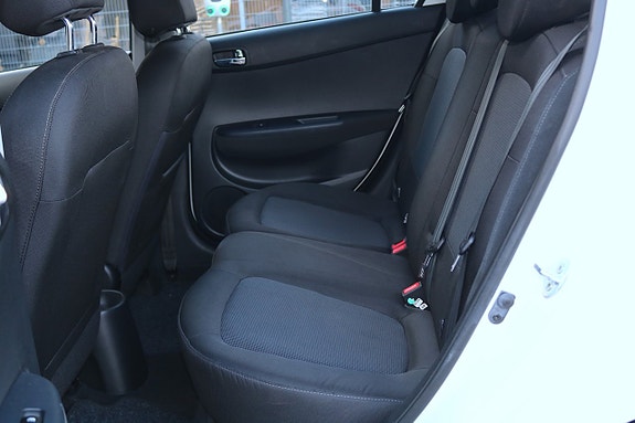 Hyundai i20 10 of 23