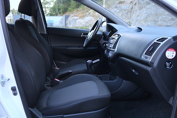 Hyundai i20 12 of 23