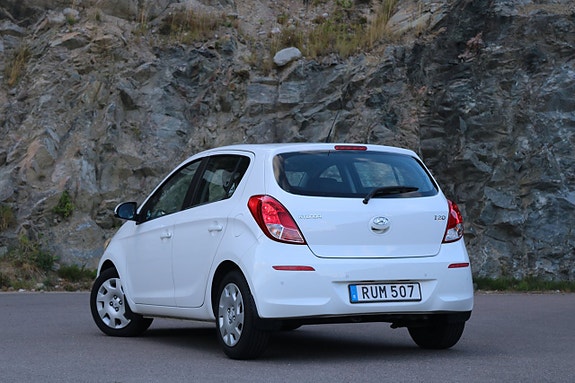 Hyundai i20 7 of 23