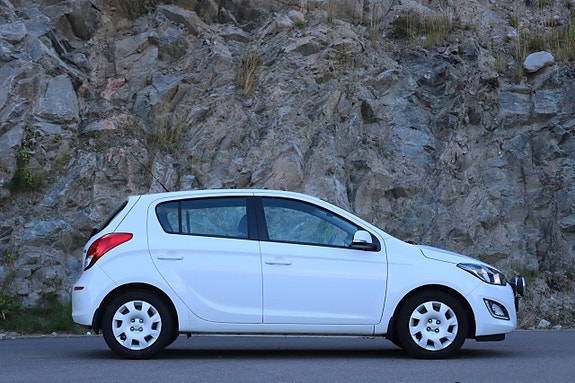 Hyundai i20 4 of 23