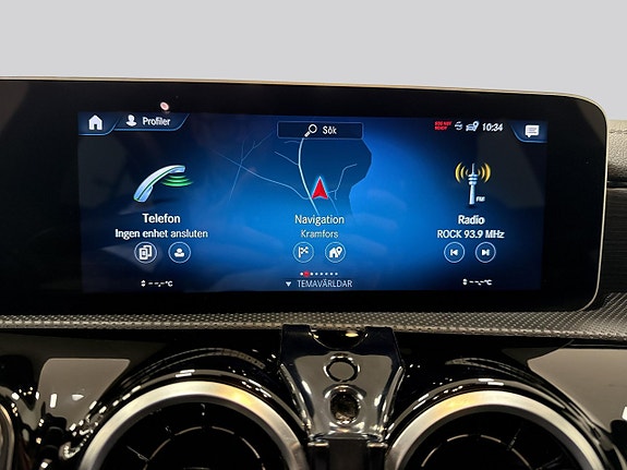 Mercedes-Benz CLA180 11 of 16