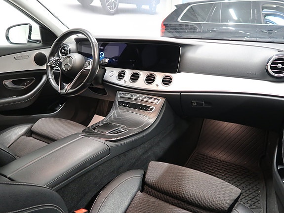 Mercedes-Benz E300 19 of 30