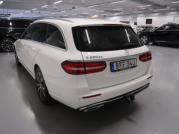 Mercedes-Benz E300 8 of 30